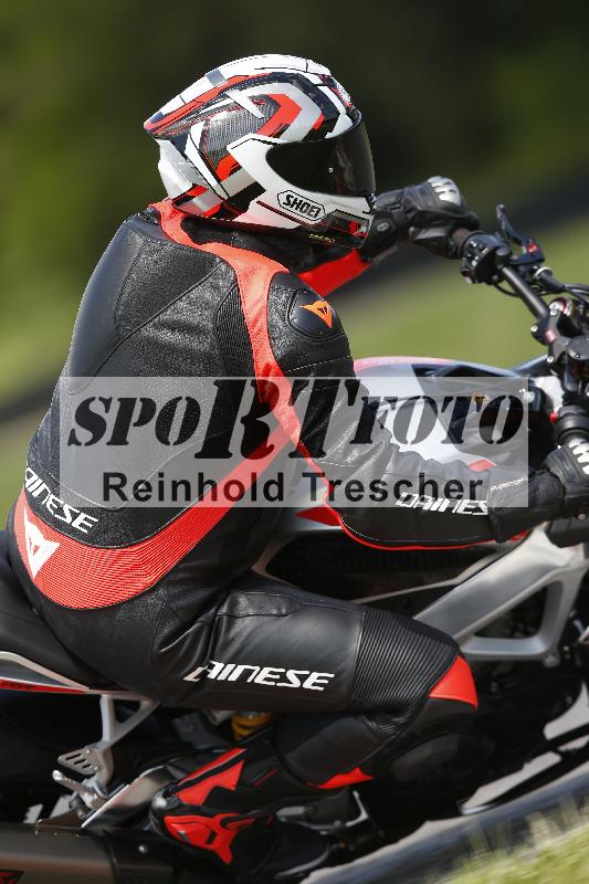 /Archiv-2024/29 12.06.2024 MOTO.CH Track Day ADR/Gruppe blau/42